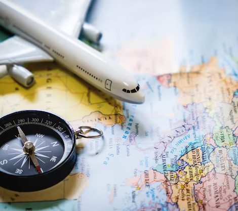 selective-focus-miniature-tourist-compass-map-with-plastic-toy-airplane-abstract-background-travel-concept_1423-180 selective-focus-miniature-tourist-compass-map-with-plastic-toy-airplane-abstract-background-travel-concept_1423-180